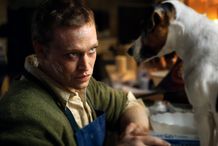 『DOGMAN ドッグマン』一度噛みついたら離さない！ワンちゃんが悪者を懲らしめる本編映像