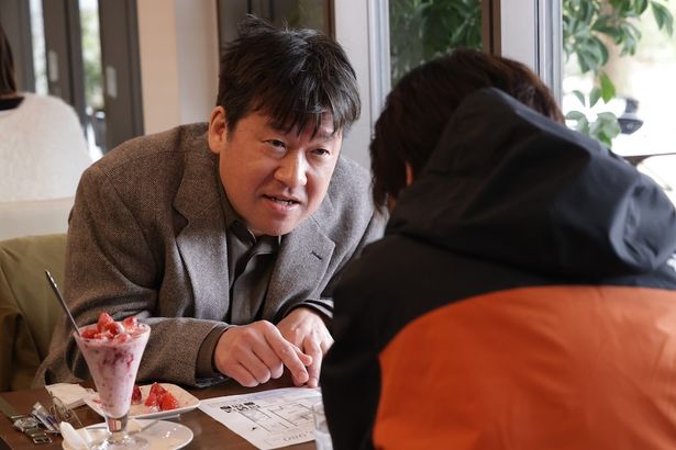 佐藤二朗演じるミステリー愛好家の設計士、栗原