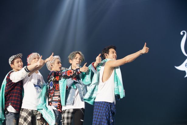 3位はSHINeeのコンサートフィルム『MY SHINee WORLD』