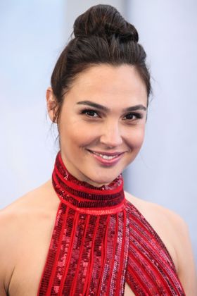 「世界で最も美しい顔」第2位にも選ばれた、この美貌！