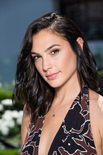 「軍隊が必要とされない世界に生きたい」女戦士の素顔とは？ガル・ギャドット『ワンダーウーマン』を語る