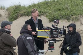 『ダンケルク』のクリストファー・ノーラン監督。本作の映像を「ゴーグル要らずのVR体験」と話す