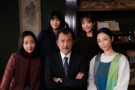 吉田鋼太郎、腹巻&ステテコ姿で爆走！映画『おいハンサム!!』特報映像お披露目