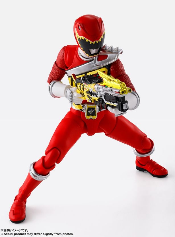 武器は組み合わせでさらなる強力な武器にパワーアップ！(「S.H.Figuarts(真骨彫製法) キョウリュウレッド」)
