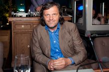 現在62歳のエミール・クストリッツァ。監督だけでなく、俳優としても数々の作品に出演している