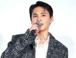 初主演映画『バジーノイズ』(5月3日公開)の前夜祭舞台挨拶に登場したJO1の川西拓実