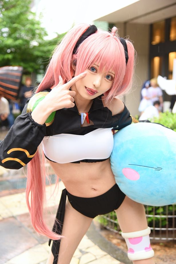 【写真を見る】大人っぽい衣装の「転スラ」ミリムをはじめ、魅力的なコスプレイヤーを20組一挙に紹介！