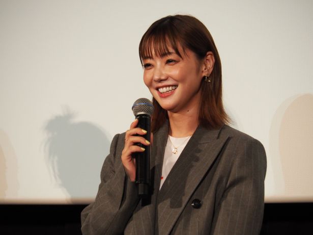 『三日月とネコ』初日舞台挨拶の様子