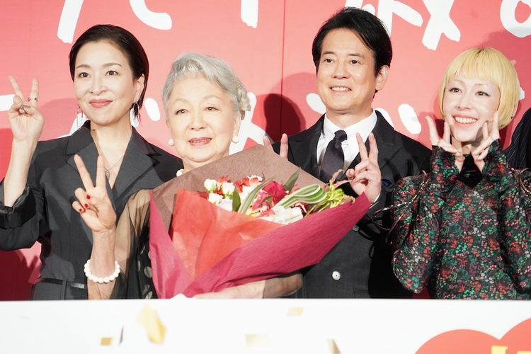 草笛光子、唐沢寿明＆真矢ミキのエスコートで華麗に登場！主演映画 『九十歳。何がめでたい』舞台挨拶で「90歳をよろしく」と笑顔