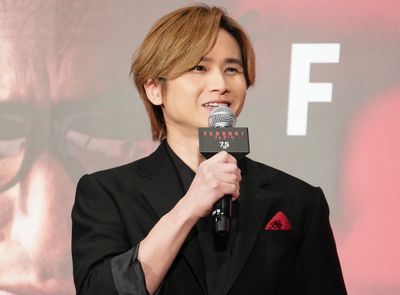 映画『フェラーリ』(7月5日公開)の宣伝コメンダトーレに就任した堂本光一