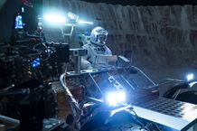 ド・ギョンスが月面車で爆走！『THE MOON』手に汗握るデンジャーシーンをちら見せ