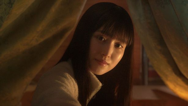 【写真を見る】日向杏を演じる福本莉子