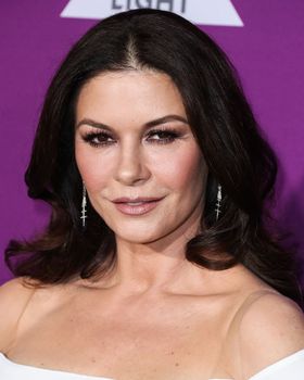 キャサリン・ゼタ＝ジョーンズ、すっぴんを公開