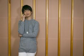 主題歌を担当する尾崎裕哉