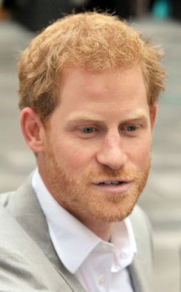 ヘンリー王子、公の場でカップルデビュー!?