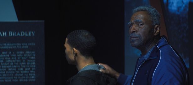 黒人のキャプテン・アメリカとしてアメリカ政府に利用されたイザイア・ブラッドリー(「ファルコン＆ウィンター・ソルジャー」)