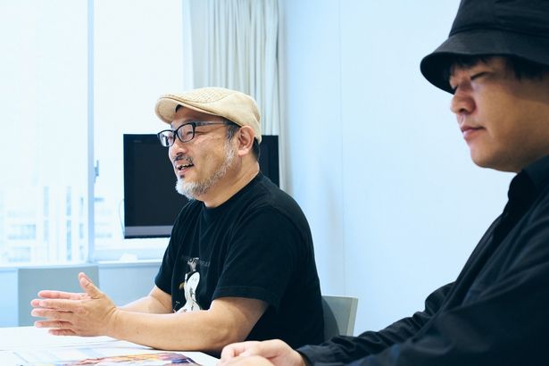 原作を読んだ後「ランニングをしたくなった」と語った白石晃士監督(左)