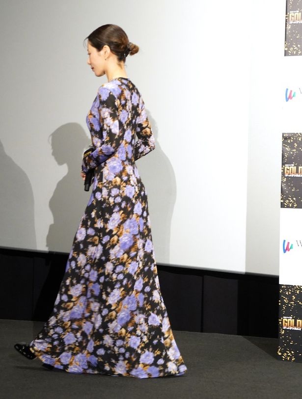 撮影では「とある女優さんの目ん玉を舐めました（笑）」と告白し笑いを誘った
