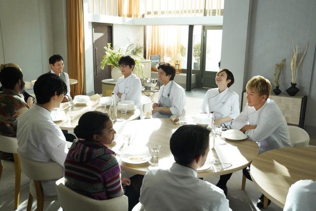 料理監修を、実際にアジア人初となるフランスの三つ星を獲得した「Restaurant KEI」の小林圭シェフが務める