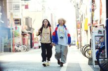 阪元裕吾監督が描く殺し屋ワールドは、ユニークだけどあり得そう？(『ベイビーわるきゅーれ ナイスデイズ』)