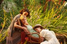 3世代の女性たちの人生を紡ぐ『エタニティ 永遠の花たちへ』