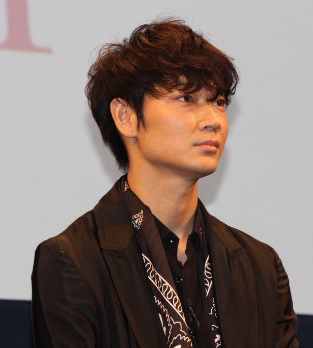イベントに登場した綾野剛
