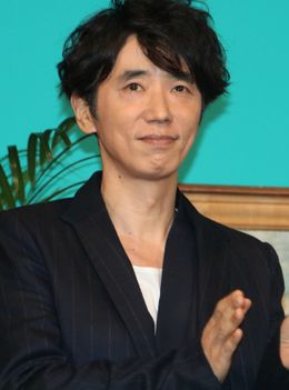 『泥棒役者』で丸山隆平と共演したユースケ・サンタマリア