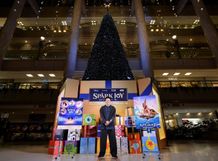 『モアナと伝説の海２』のクリスマスツリー点灯式イベントに尾上松也が登壇