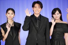 ドラマ＆映画『【推しの子】』のワールドプレミアの様子。齋藤飛鳥は、アイ役オファーを一度辞退したと告白！