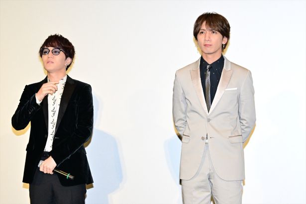 『WEST. 10th Anniversary Live "W" -Film edition-』の初日舞台挨拶に登壇した神山智洋と藤井流星