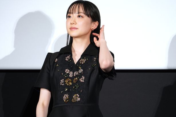 小さい頃の芦田との共演話で盛り上がる場面も