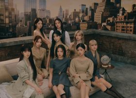 NiziUのメンバーから喜びのコメントも到着