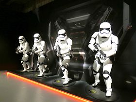 入場者を出迎えてくれるストームトルーパーたち