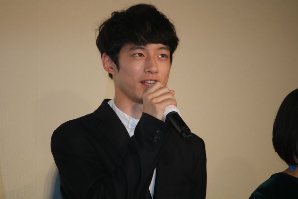 小野怜二役の坂口健太郎