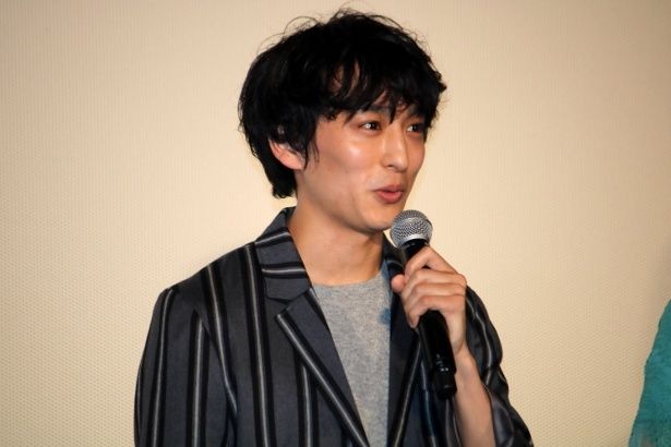 黒川博文役の古舘佑太郎