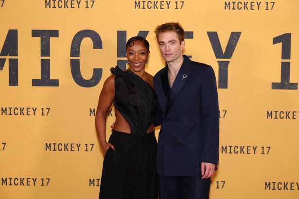 ナオミ・アッキーとロバート･パティンソンを写した一枚