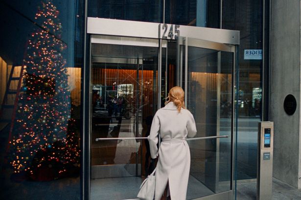 A24のオフィスが入るマンハッタンのミッドタウンにある1245BROADWAYビルで撮影が行われた
