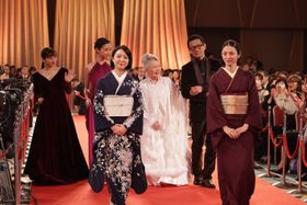 内野聖陽が草笛光子をエスコート！第48回日本アカデミー賞、レッドカーペットの様子をたっぷりとお届け