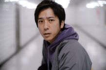 二宮和也が無限ループする地下通路で迷う！『８番出口』ポスタービジュアル＆特報映像