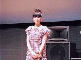 柴咲コウは「家族関係がもうちょっと良くなるヒントになると思う」とPR