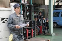 妹の結婚式でのスピーチを必死で練習する兄、俊樹(鈴木亮平)