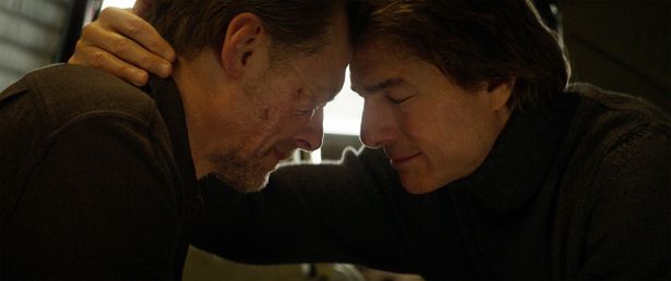 イーサン・ハントとベンジーが額をあわせるエモーショナルなシーン…。ベンジーを演じたサイモン・ペッグが語ることとは？