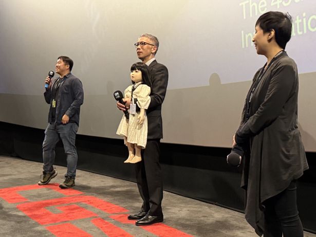 Q&Aコーナーでは、これまでとはテイストの異なる作品をつくった理由について訊かれる一幕も