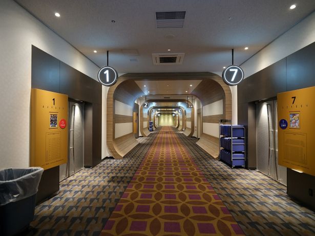 洗練されたデザインの館内
