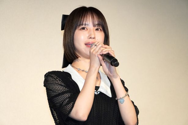 『見える子ちゃん』完成披露イベントに出席したなえなの
