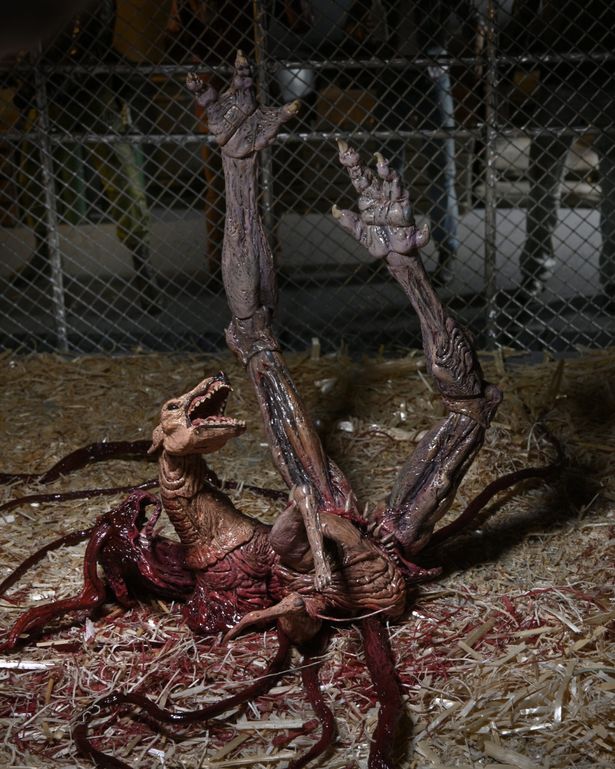 遊星からの物体X The Thing / 物体X ドッグ・シング デラックス アルティメット 7インチ アクションフィギュア