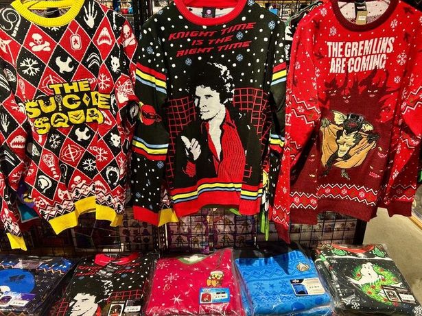 高円寺店取り扱い商品の一例 クリスマスシーズン限定 ナムスカル製アグリーセーターたち