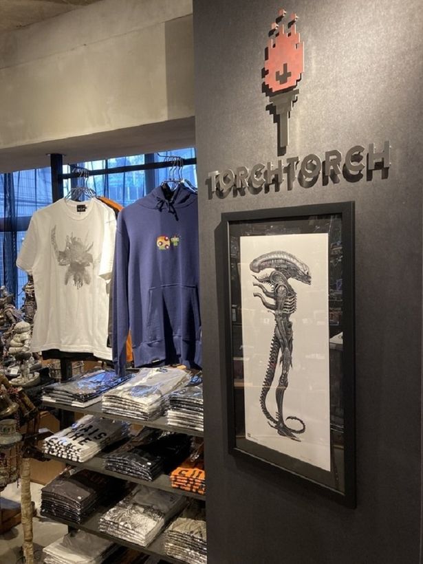 アパレルでは「TORCH TORCH」というブランドも展開