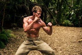 減量とハードトレーニングによる壮絶な肉体改造に挑んだビル・スカルスガルド