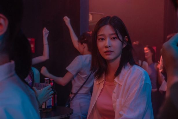 ガールズグループ、IZ*ONE出身のキム・ミンジュ(『Hear me(原題)』)